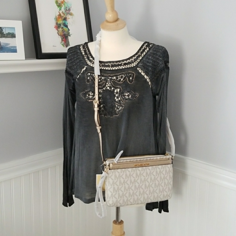 Michael Kors Jet Set Large Pocket Crossbody Bag - Picture 8 of 8